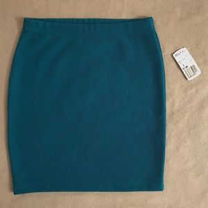 Ribbed turquoise skirt